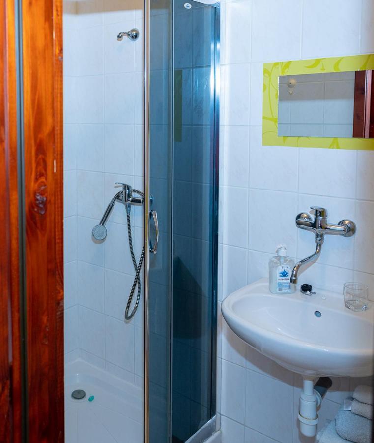 2- Izbovy Apartman Kajka V Penzion Trstená Exteriör bild